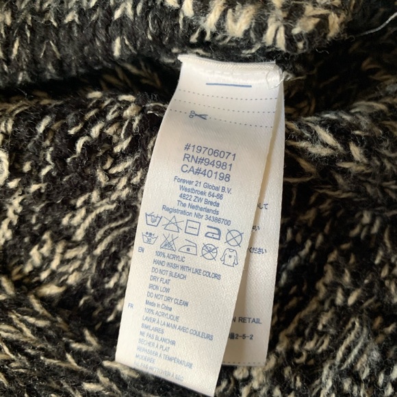 Forever21 Salt & Pepper Turtle Neck - Picture 3 of 5